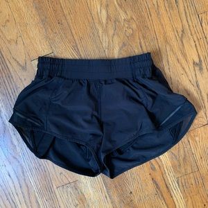 Lululemon Hotty Hot Short *2.5”